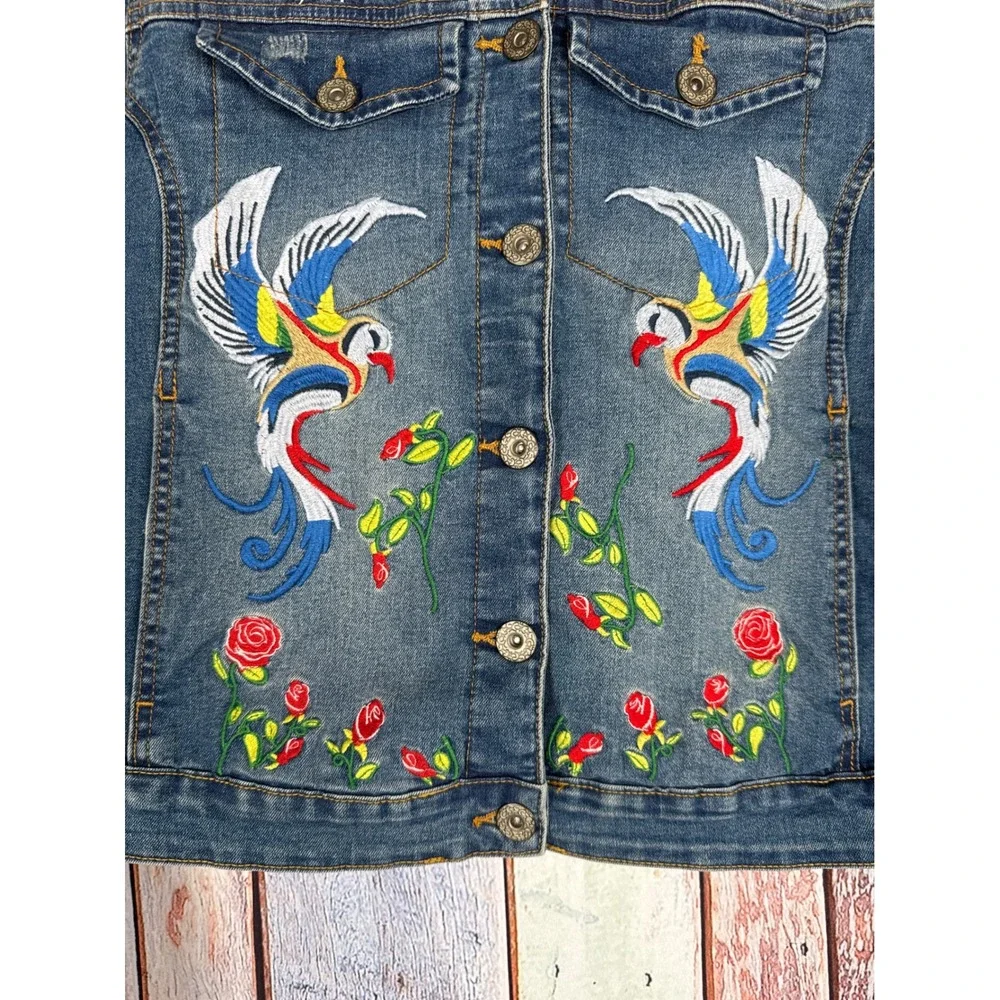 Baccini Women's Denim Jacket Embroidered Birds Humming Roses Butterflies Small - Picture 3 of 9